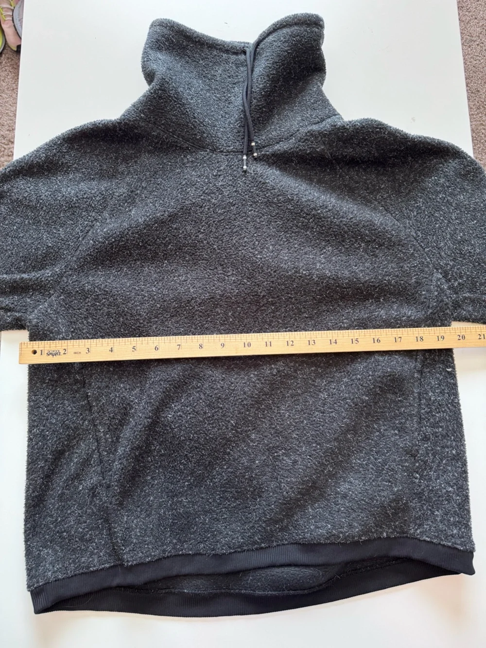 Nike Therma Fleece Cowel neck sweatshirt Women’s size Small
